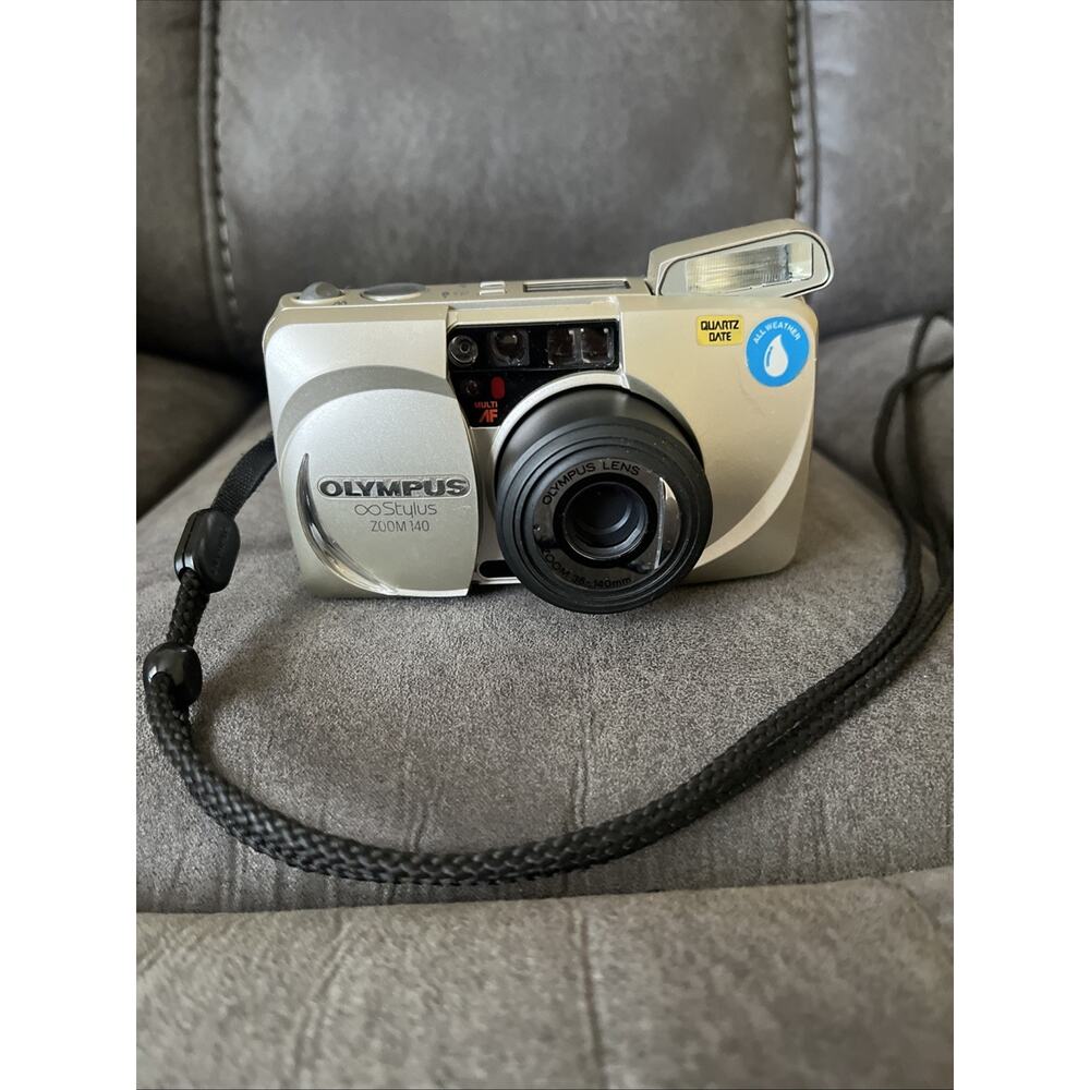 Olympus Stylus Zoom 140 QD 35mm Film Camera Needs New Film And Battery